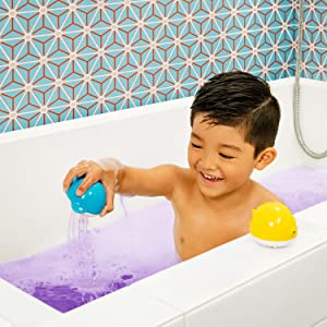 Ensemble bombes de bain et jouets distributeurs Color Buddies