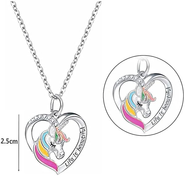 Pendentif en forme de cœur avec licorne en argent