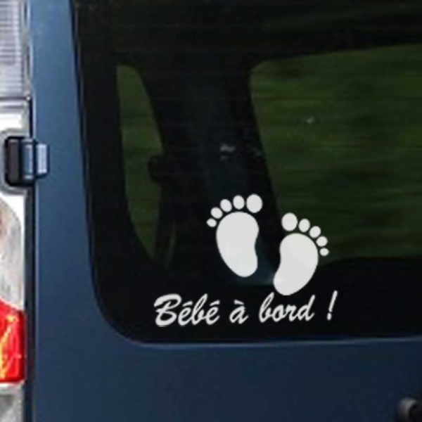 Sticker bébé à bord autocollant de 20 x 5 cm avec petits pieds de bébé