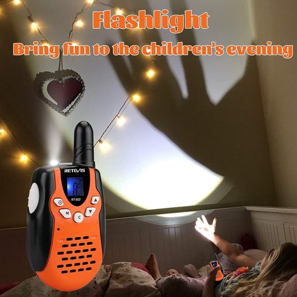 Retevis RT602 Talkie Walkie Enfant Rechargeable, avec Li-ion Batterie et Chargeur, 8 Canaux Lampe de Poche VOX, Longue Portée Jouet pour Enfant pour Activité Intérieure ou Extérieure (1 Paire, Orange) – Image 2