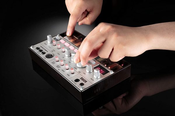 Korg VOLCA-BASS Synthétiseur analogique Noir – Image 4