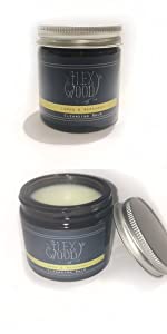 Le Baume Nettoyant Citron & Bergamote offre un moyen doux et unique de nettoyage du visage.