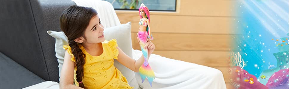 Barbie Dreamtopia poupée Sirène Magique avec Chevelure Arc-en-Ciel, change de couleur dans l'eau