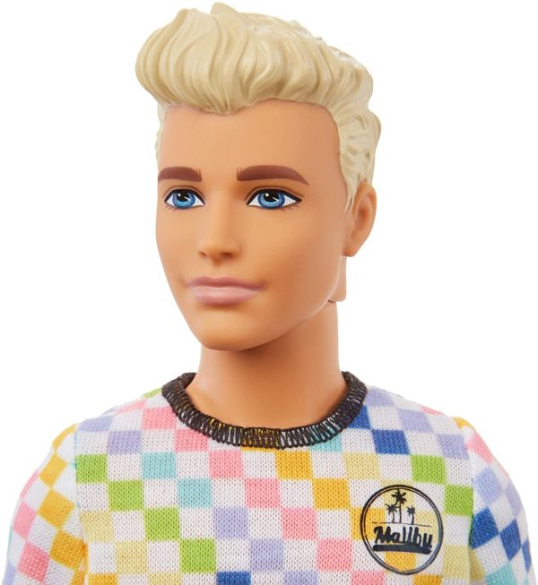 Barbie Fashionistas poupée mannequin Ken blond avec un tee-shirt à carreaux et un bermuda, jouet pour enfant, GRB90 – Image 3