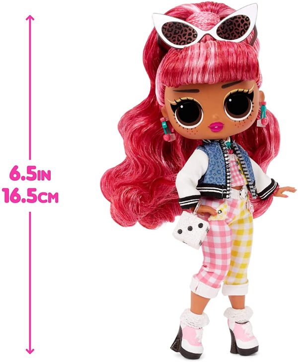 LOL Surprise Poupée Tweens ??Découvrez 15 Surprises ??Contient des tenues, des accessoires, 1 brosse à cheveux, 1 cintre, 1 socle & +- Idéal pour les enfants - Cherry B.B. – Image 5